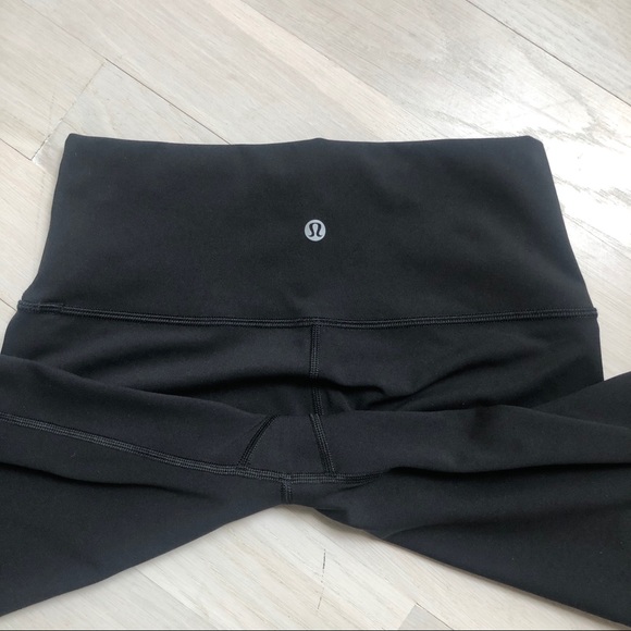Lululemon Wunder Under HiRise Crop Luxtreme 6 - Picture 7 of 9